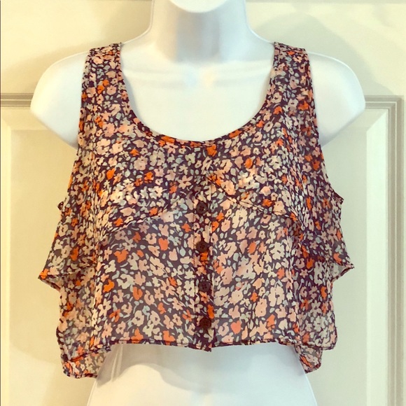BCBGeneration Flirty Floral Crop Top - Picture 1 of 4
